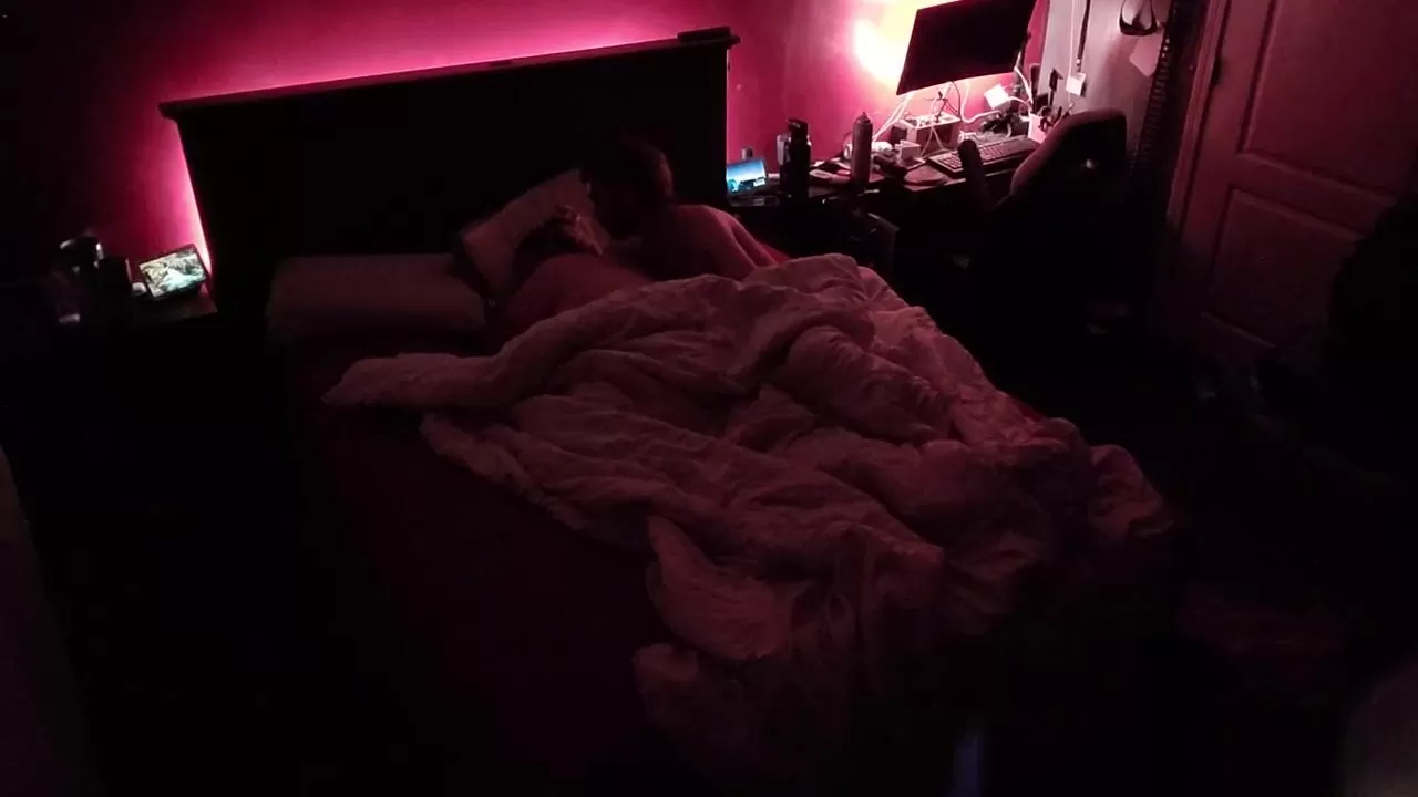 Couple Caught on camera in guest room bbw wife bwc husband fuck morning sex watch online picture